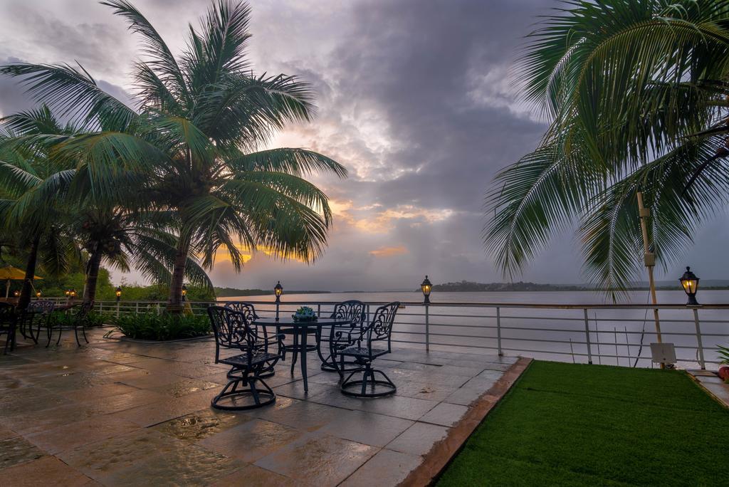 Deltin Palms Riverfront Panaji Dış mekan fotoğraf